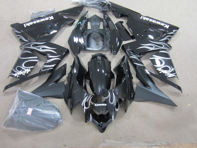 ZX10R 2003-2005 - Noir avec Blanc Flamme ZX10R 2003-2005 - Noir avec Blanc Flamme